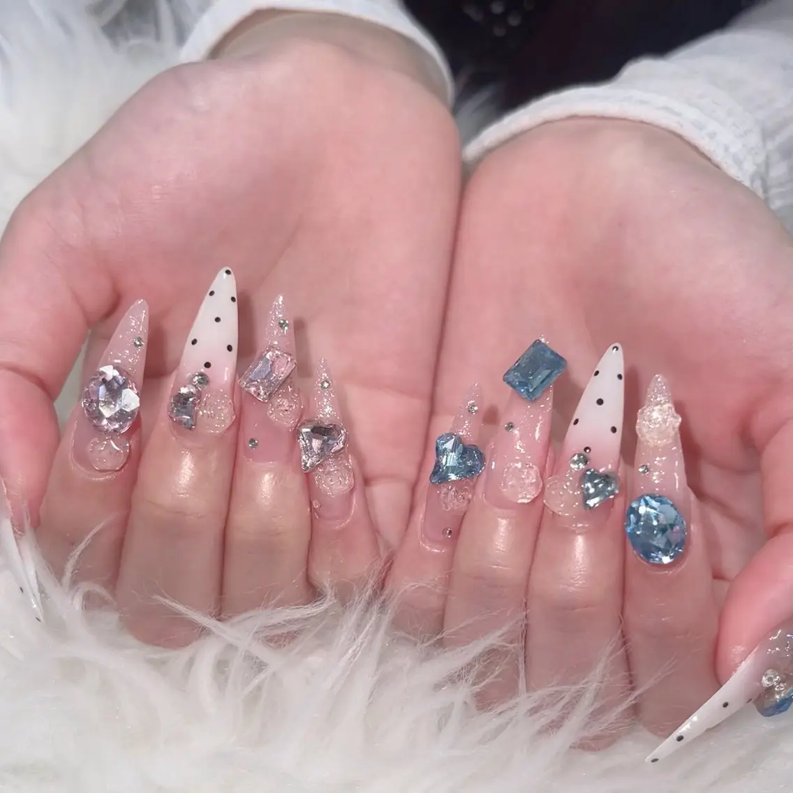 ネイル オーロラネイル 長さ出し フラッシュネイル フレンチネイル ジェルネイル ハンドネイル ハンドケア CiCi Nail Salonのネイルデザイン