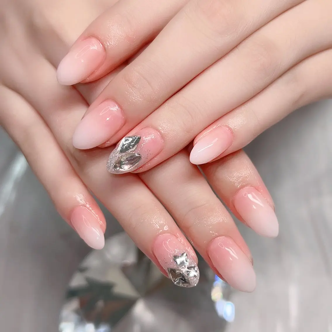 ネイル キラキラネイル ラメ(グリッター) マグネットネイル 持ち込み ハンドネイル Cute Tips nailのネイルデザイン