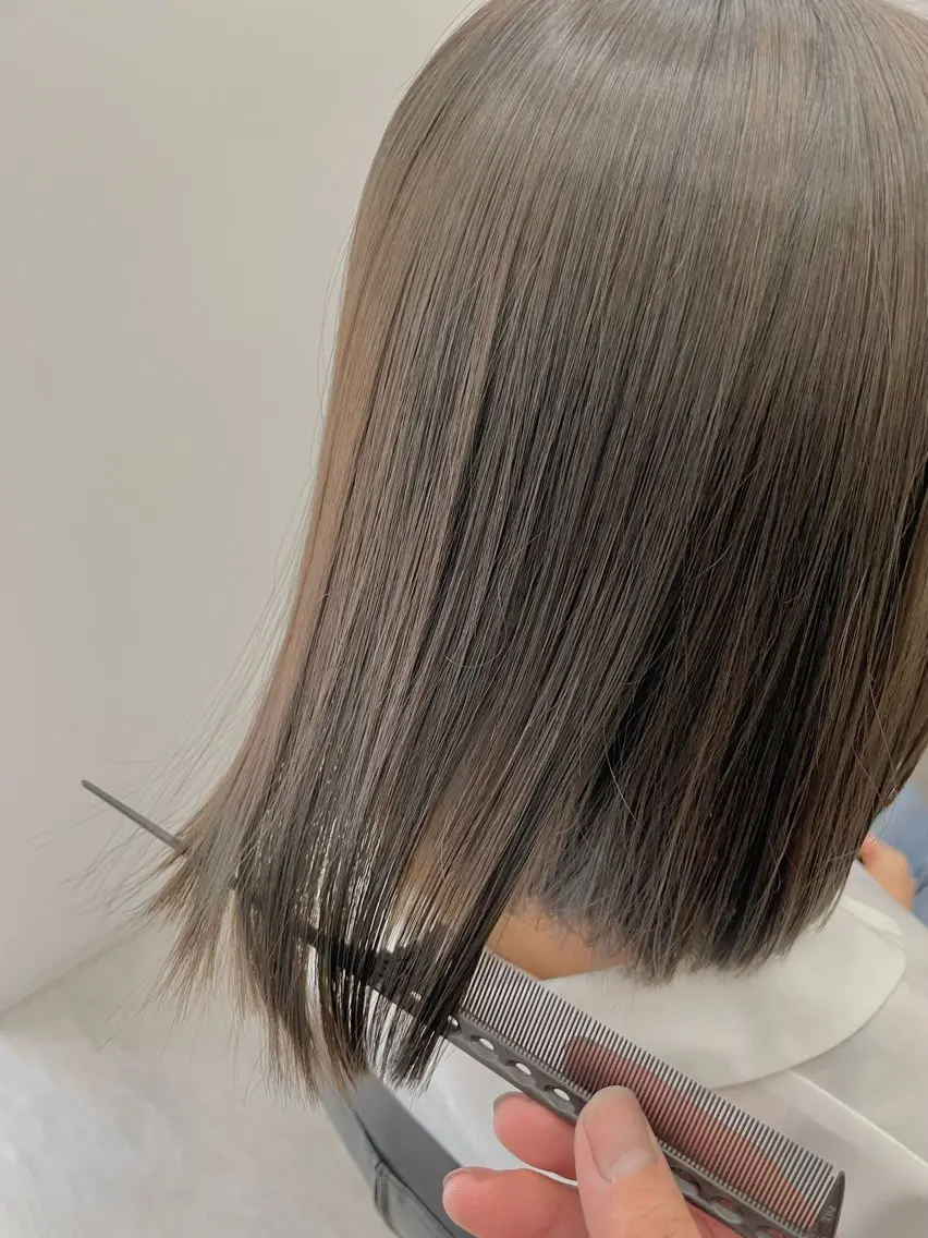 ショート カラー アッシュ 透明感カラー デザインカラー イヤリングカラー グレージュ 佐々木 達也のヘアスタイル
