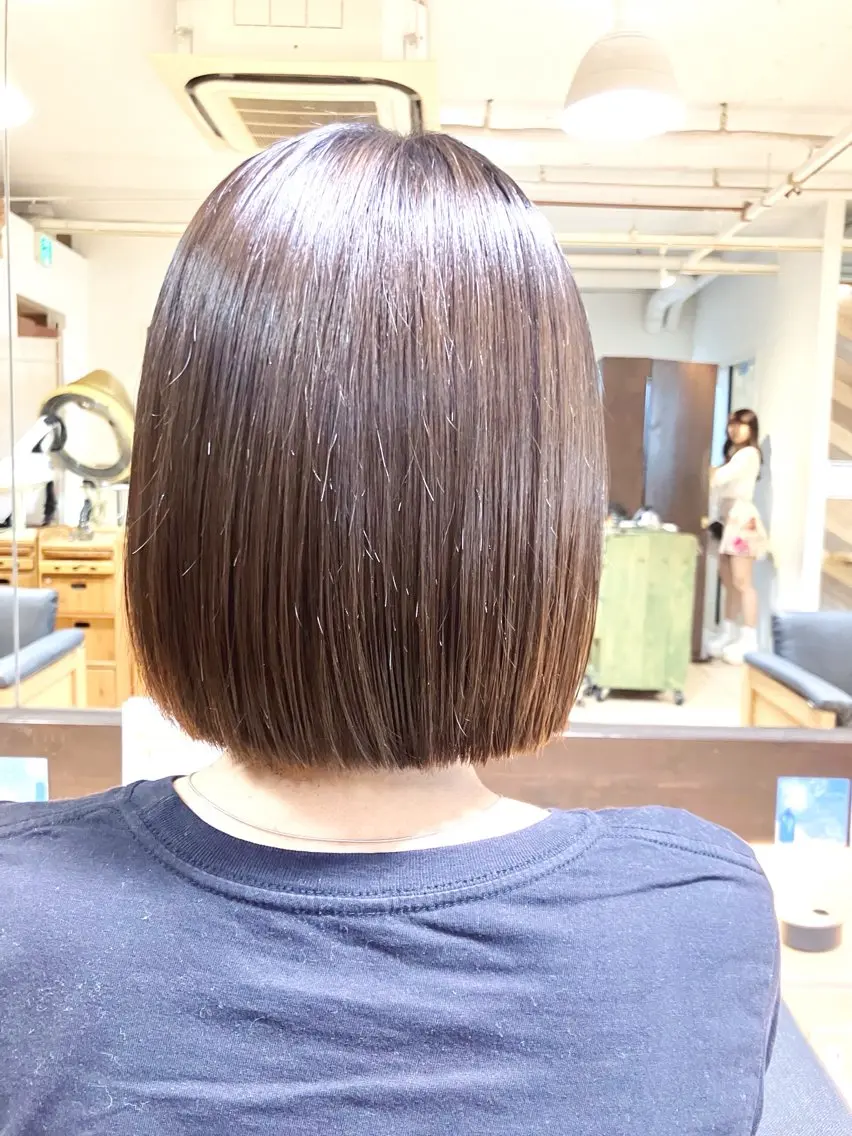 ショート 切りっぱなしボブ ボブ 縮毛矯正 奥谷 美代子のヘアスタイル