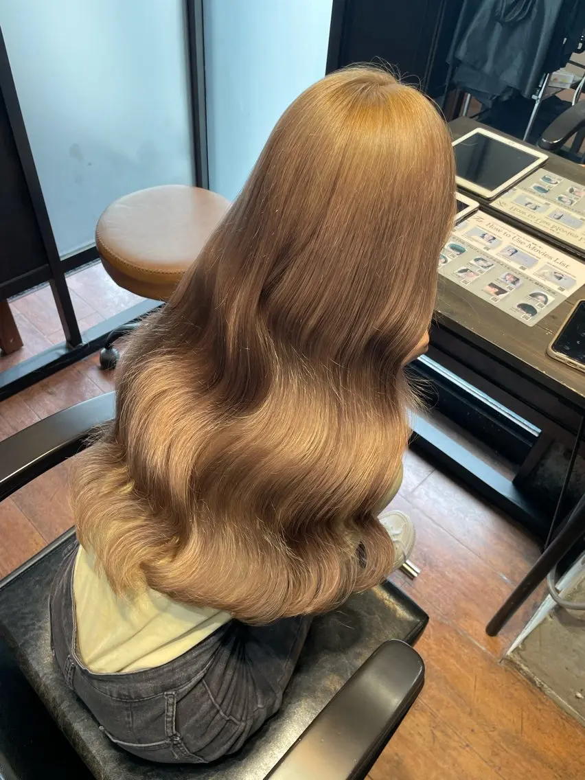 ロング カラー ベージュカラー N°Elune RINNAのヘアスタイル