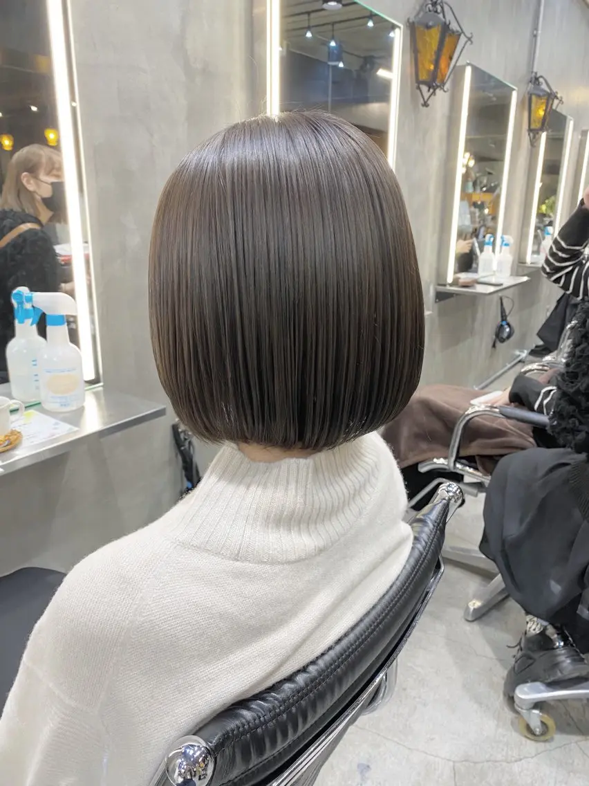 ショート カラー ブリーチ 透明感カラー ダブルカラー グレージュ ブリーチなしカラー カット ヘアカラー トリートメント 透明感カラー🌿 グレージュ🐺陽介のヘアスタイル