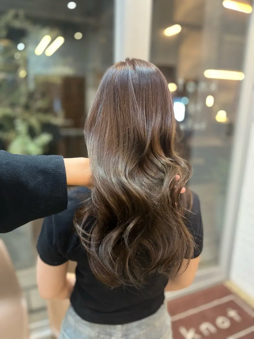 ロング ヘアカラー 森山 千咲のヘアスタイル