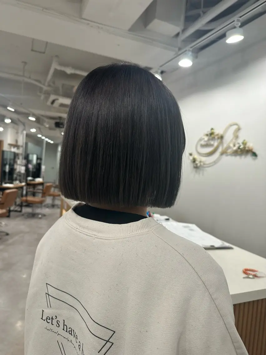 ショート カラー シルバー ボブ カット SHIAN橋本 🌷うい🌷のヘアスタイル