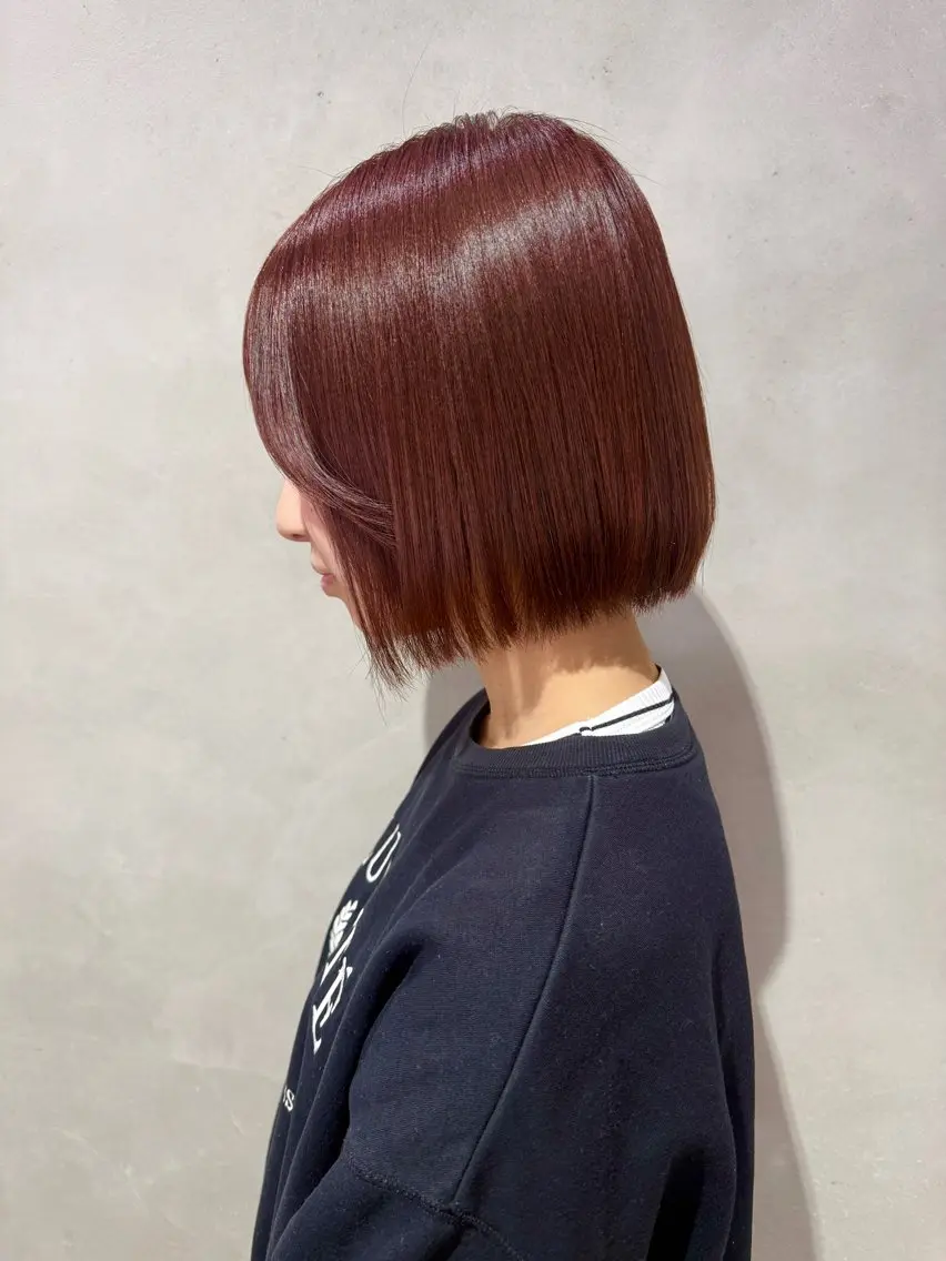 ショート 🤍透明感カラー🤍 三浦瑠璃のヘアスタイル