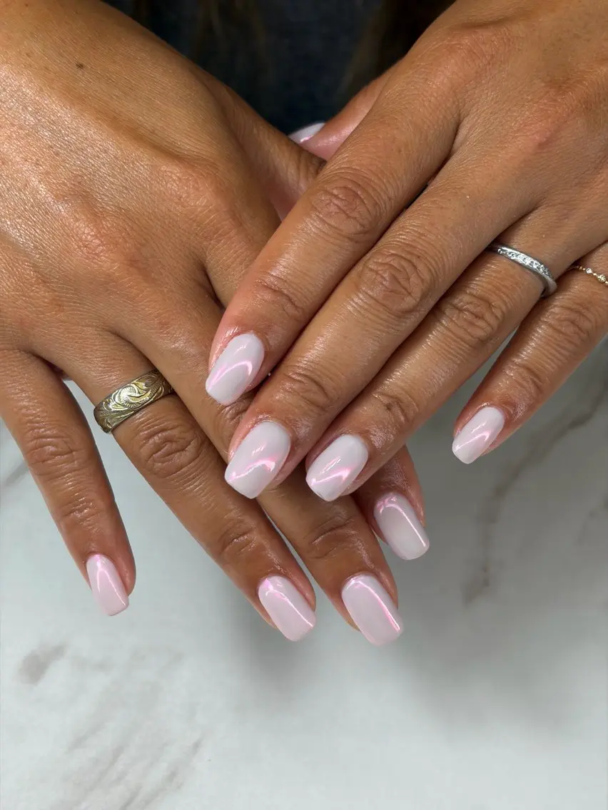 ネイル オーロラネイル 氷ネイル・うるうるネイル ピンク ハンドネイル iro+ nailのネイルデザイン
