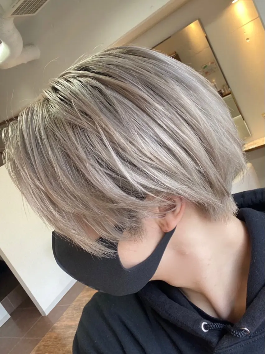 ショート カラー メンズ メンズブリーチ メンズハイトーン ブリーチ ケアブリーチ ハイトーンカラー カット ヘアカラー トリートメント 小山功陽 /メンズスタイルのヘアスタイル