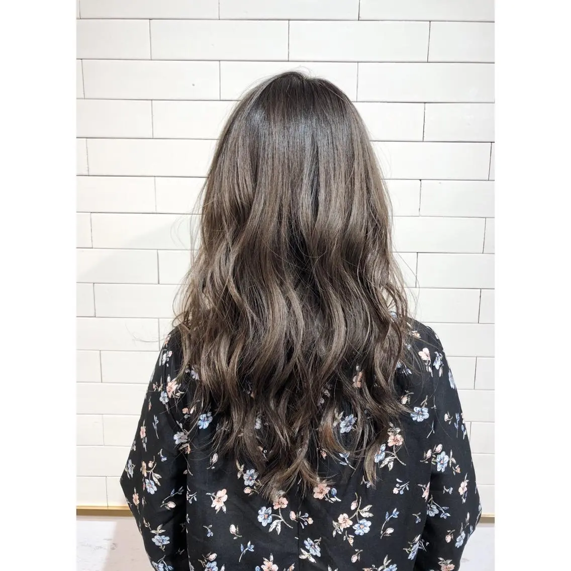 セミロング EIGHT plum TOKIOリミテッドのヘアスタイル