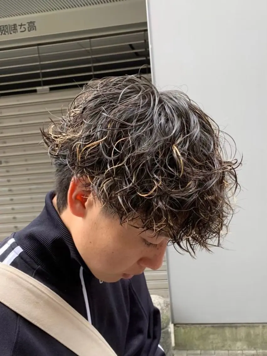 パーマ メンズ カット ヘアカラー トリートメント ヘッドスパ ヘアセット メンズモテパーマ💙 fuwaのヘアスタイル