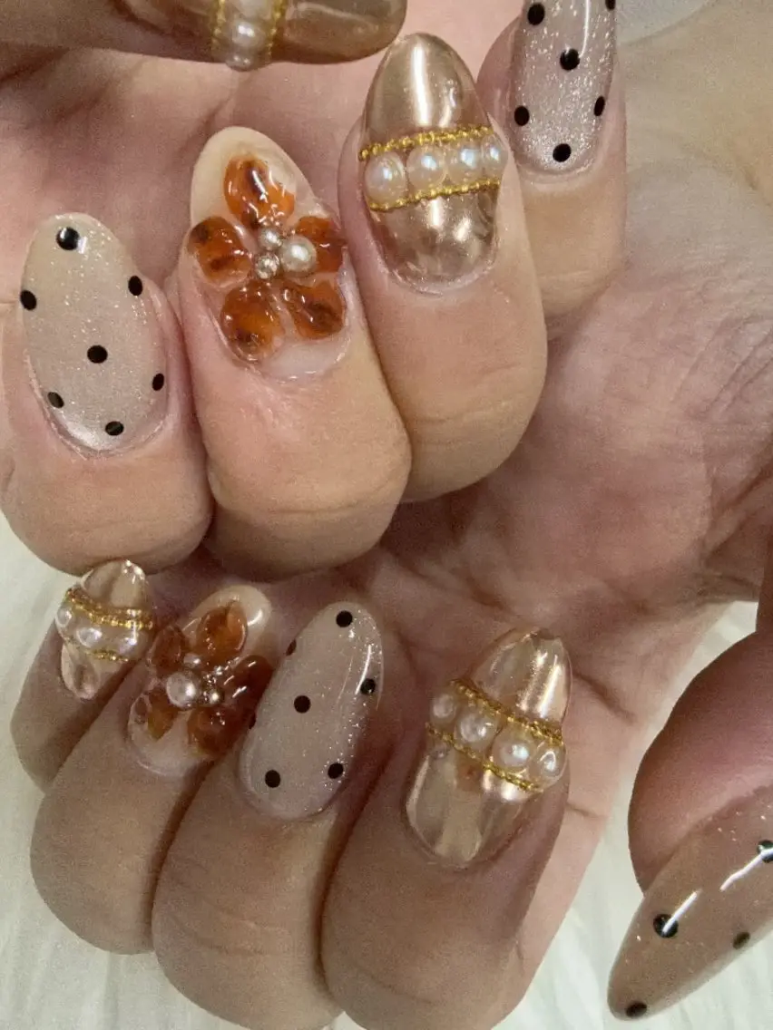 ネイル ドット マグネットネイル ミラーネイル ハンドネイル 心斎橋　Nail SIRANGANAのネイルデザイン