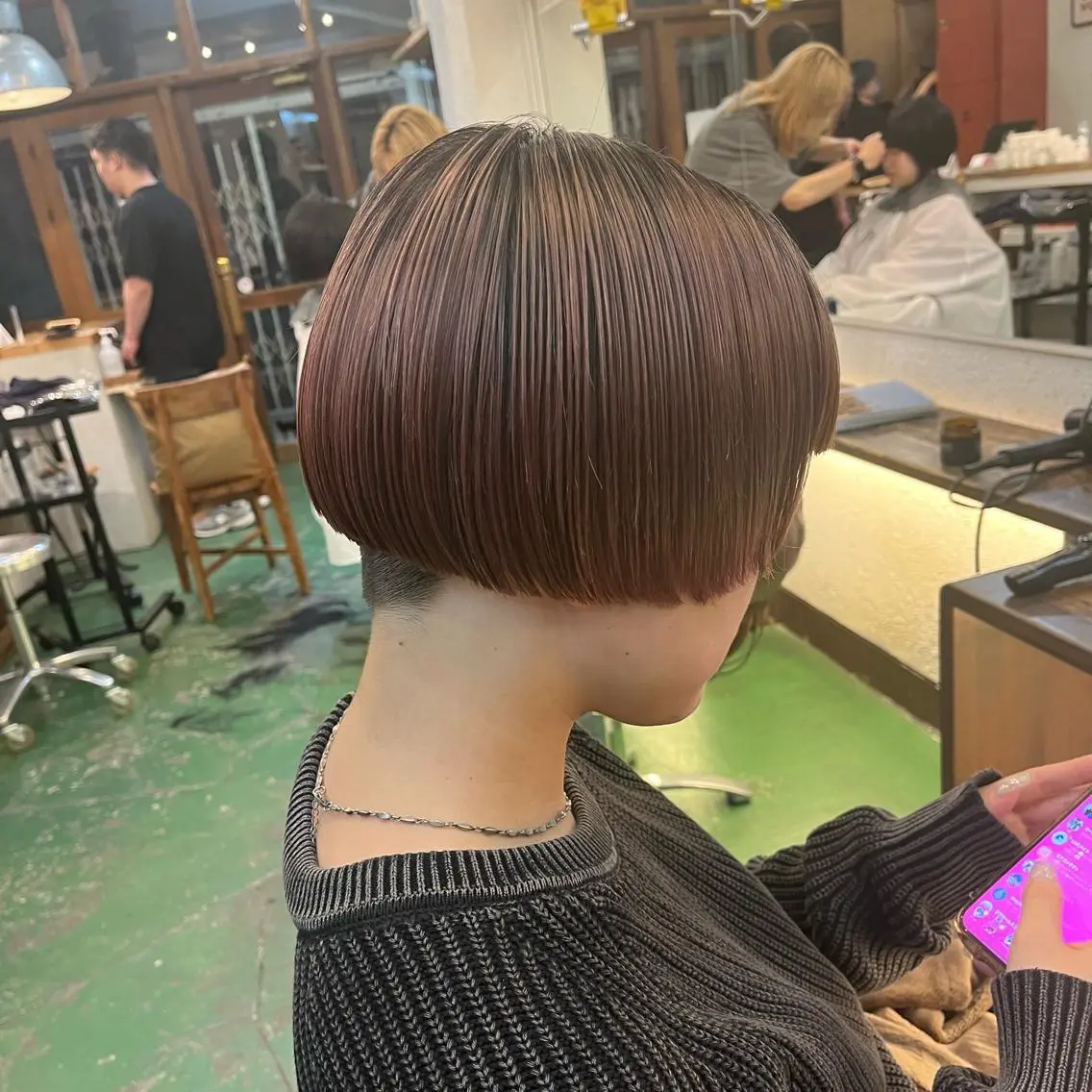 ショート カラー ボブ/レイヤー/ ハッシュカット/河内のヘアスタイル