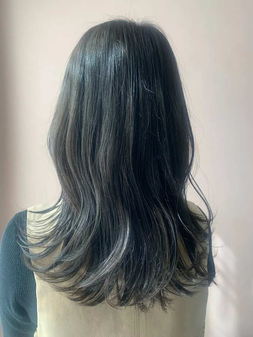 ロング カラー ブリーチ 透明感カラー グレージュ ブリーチなしカラー オリーブグレージュ hubhair レイヤー/透明感のヘアスタイル