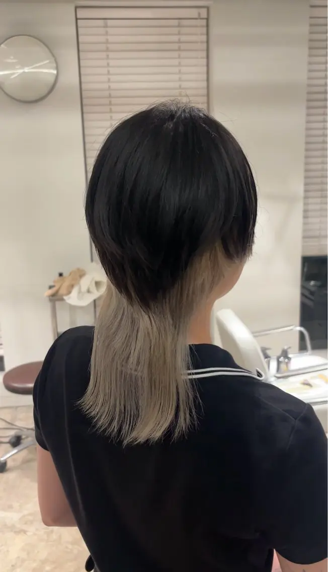 ショート ヘアカラー 山森 沙耶のヘアスタイル