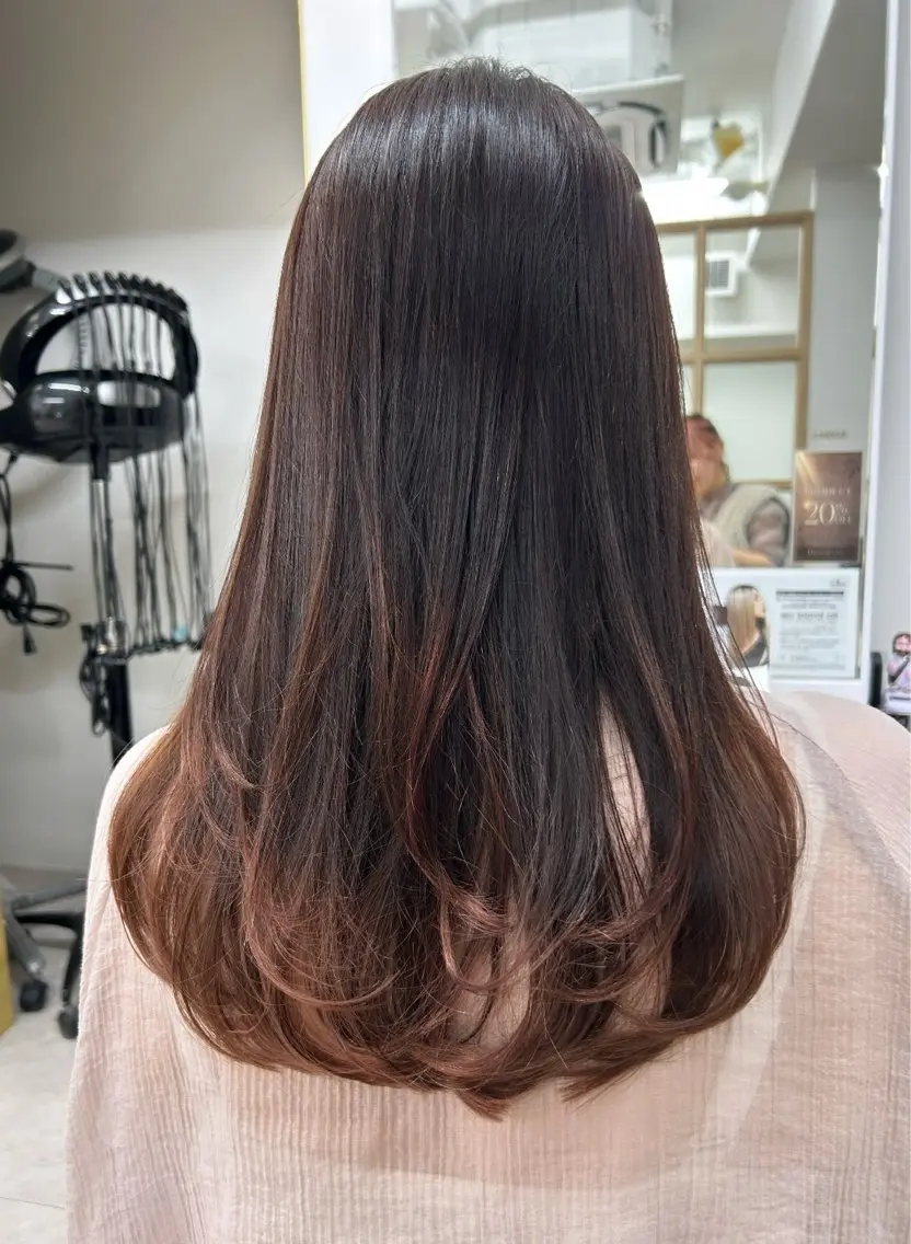 セミロング カラー ヘアアレンジ カット ヘアカラー トリートメント Rina🍒レイヤー 透明感ブリーチ💎のヘアスタイル