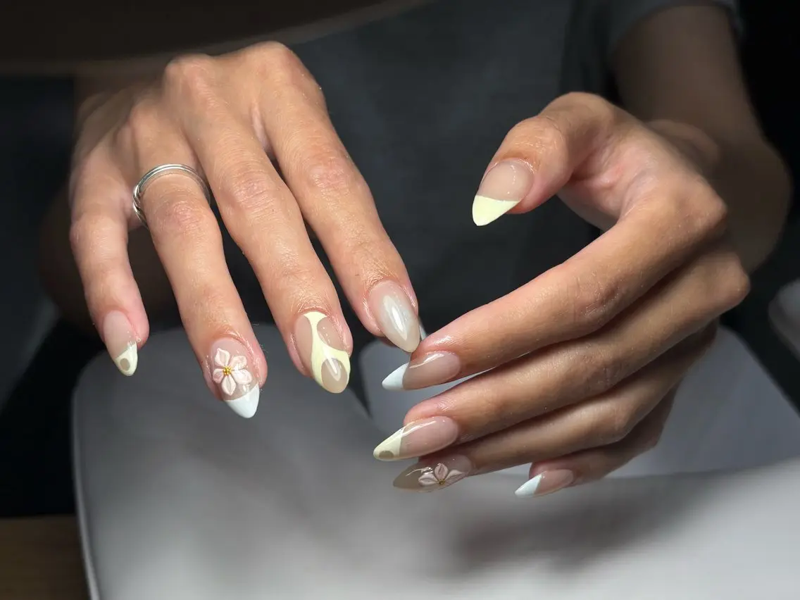 ネイル ハンドネイル Yuui 💛のネイルデザイン