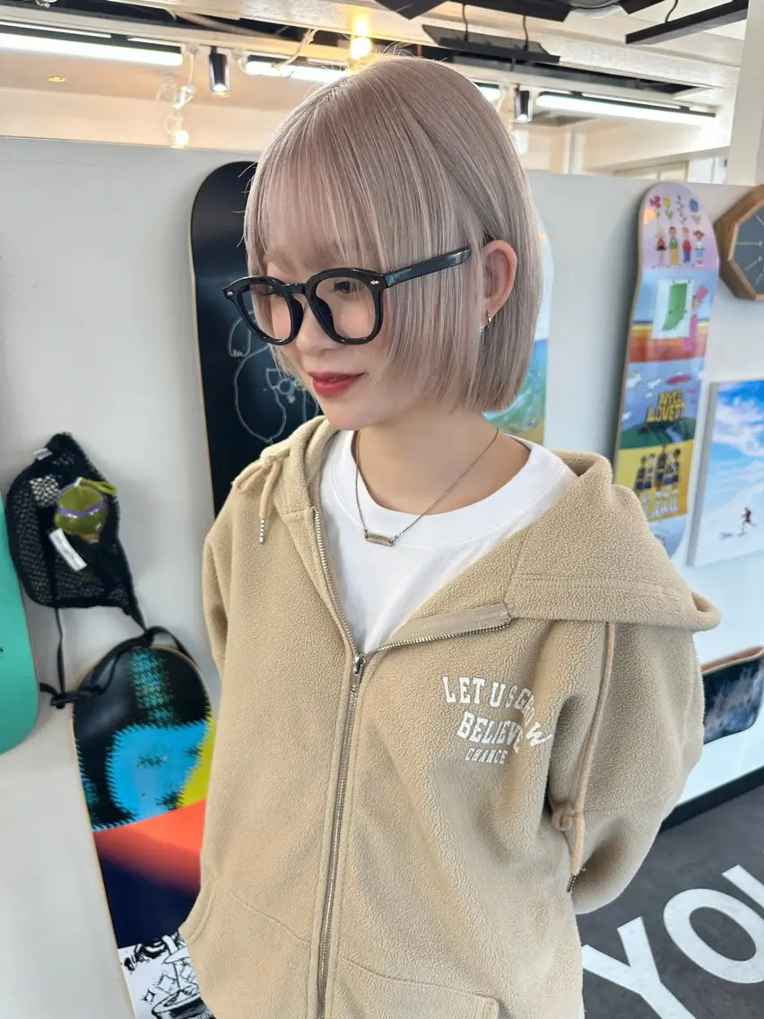 ショート 【ハイトーン特化】 Hugのヘアスタイル