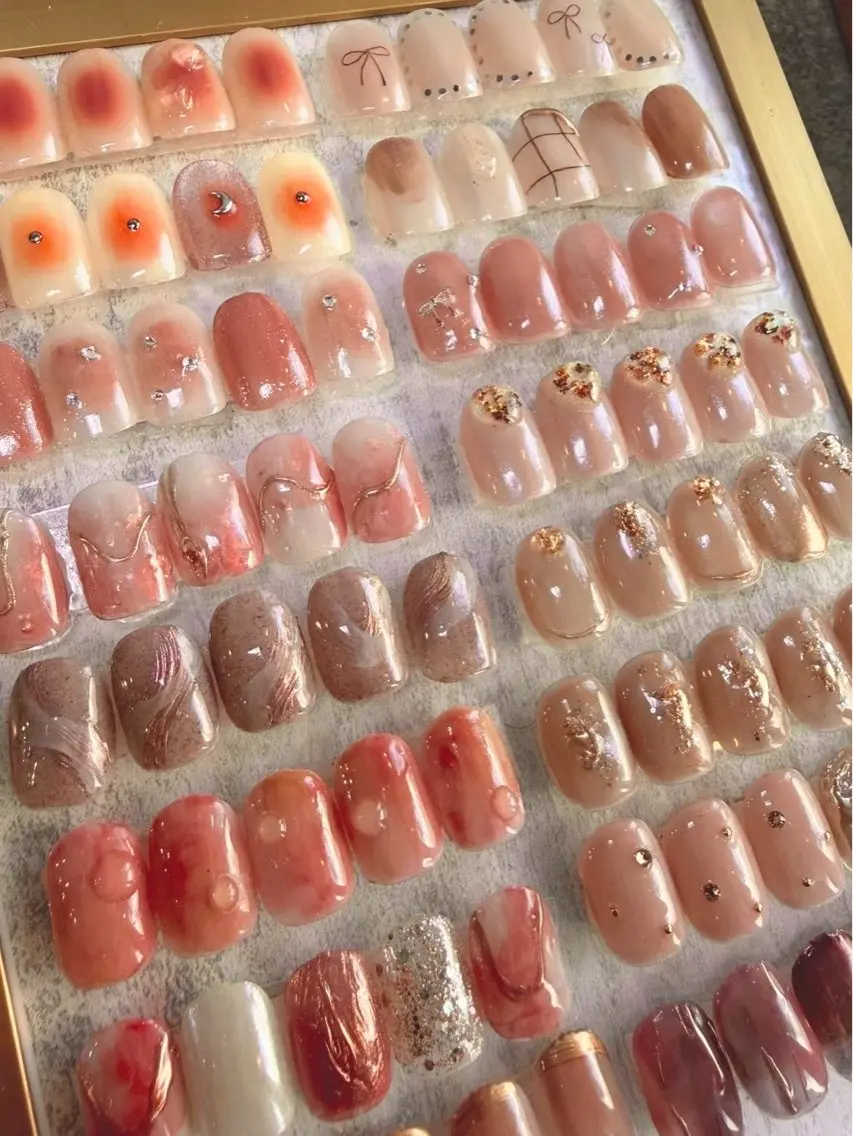 ネイル ニュアンスネイル シンプルネイル _gemies._. hitomiのネイルデザイン