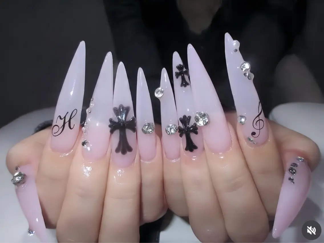 ネイル ブルー フラッシュネイル フラワーネイル ホログラムネイル キラキラネイル ハンドネイル Rin Nail 新大久保店のネイルデザイン