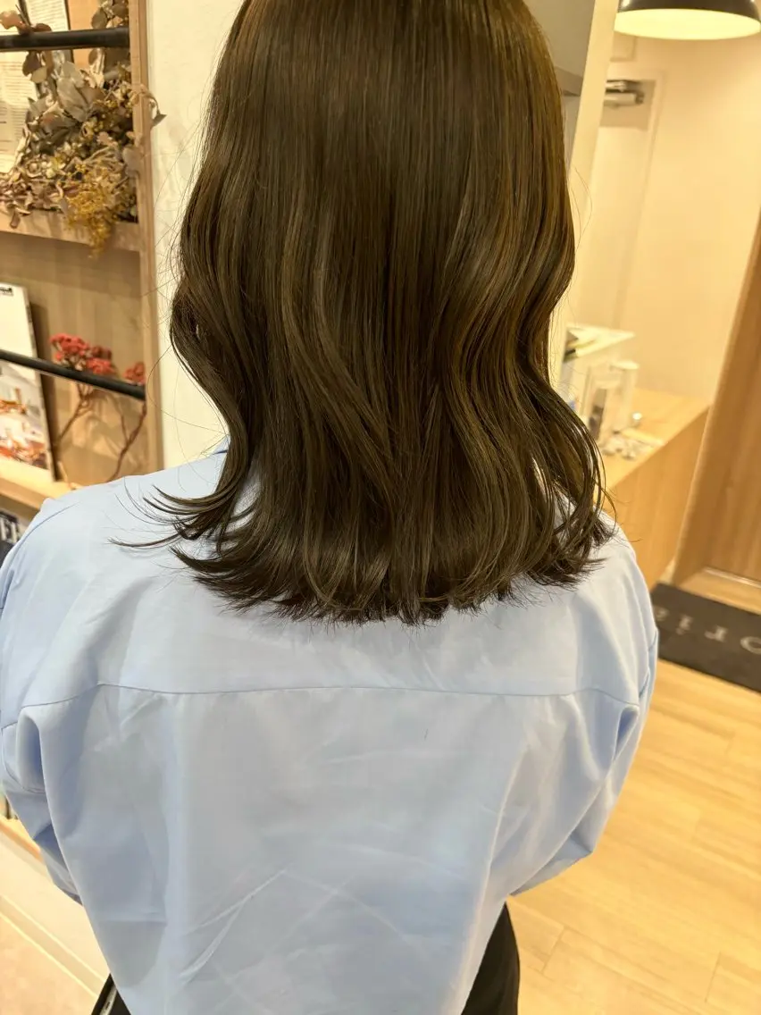 ミディアム モテ髪🫧赤み消し カラー表参道きょうこのヘアスタイル