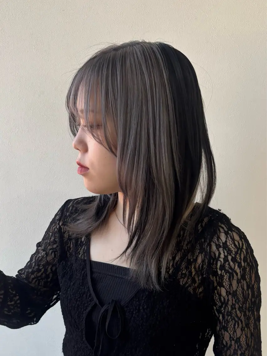 セミロング カラー デザインカラー カット ヘアカラー 山形 梨沙のヘアスタイル