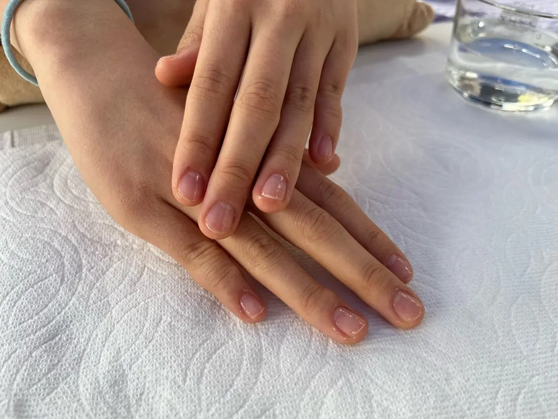 自爪つやつやネイルケア💎✨爪の形整、甘皮ケア、磨き上げ又はクリアマニキュア、ハンドマッサージ＆保湿仕上げの写真