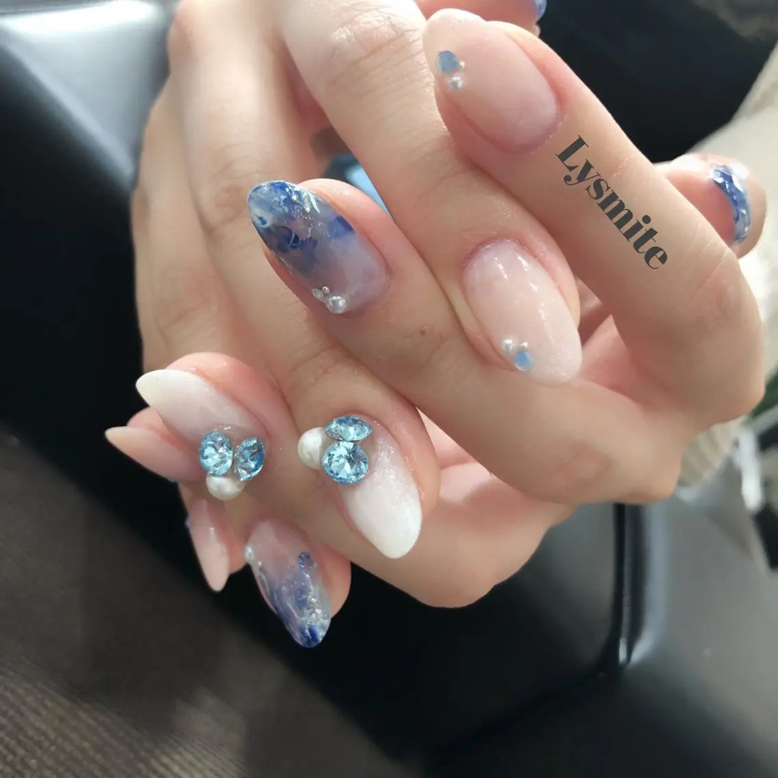 ネイル ニュアンスネイル 岩本 美香のネイルデザイン