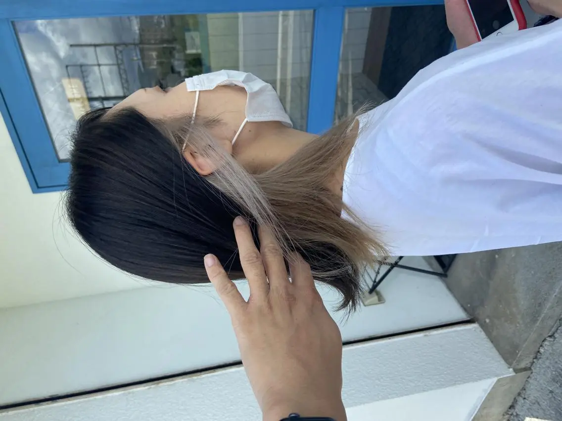カラー アディクシーカラー アッシュ バレイヤージュ ブリーチ ケアブリーチ corazon ブリーチのヘアスタイル