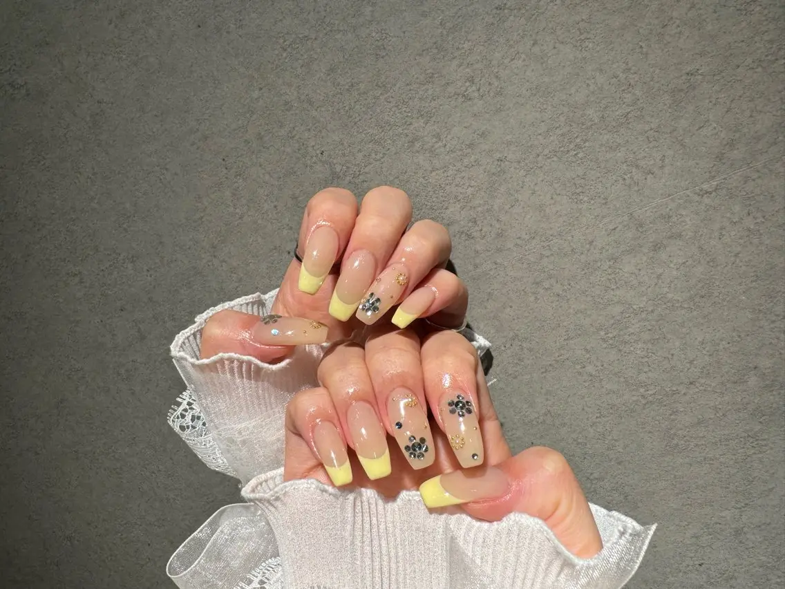 ネイル I-nailロング /ワンホン/キラキラのネイルデザイン