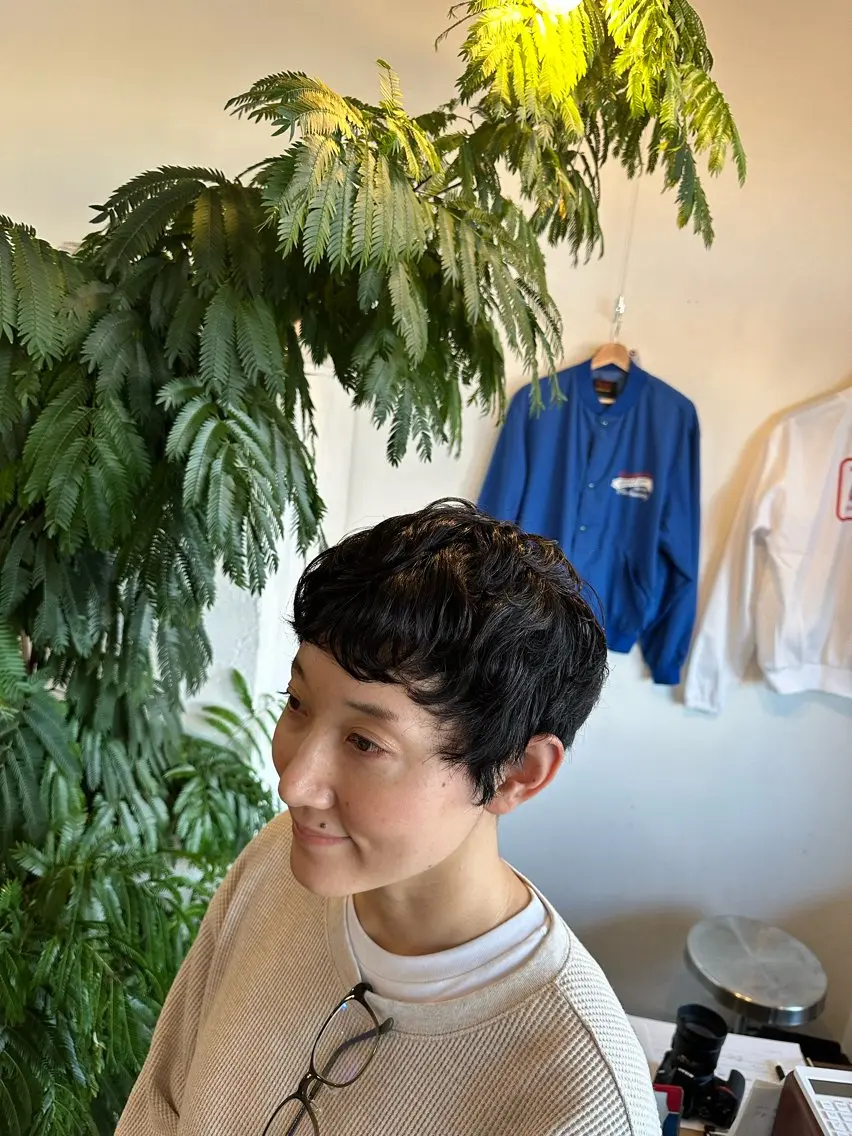 ショート パーマ 岩村 夏姫のヘアスタイル