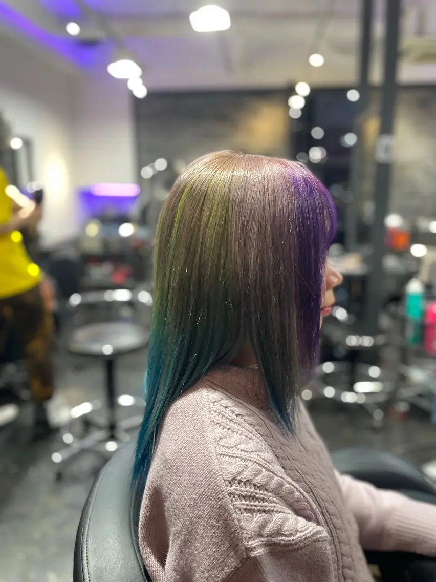 セミロング カラー ブリーチ デザインカラー カット ヘアカラー トリートメント 平井 海冬のヘアスタイル