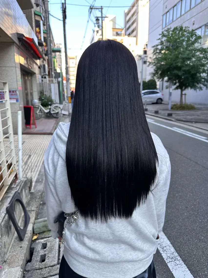 セミロング TAKAMI 髪と爪を同時に施術のネイルデザイン