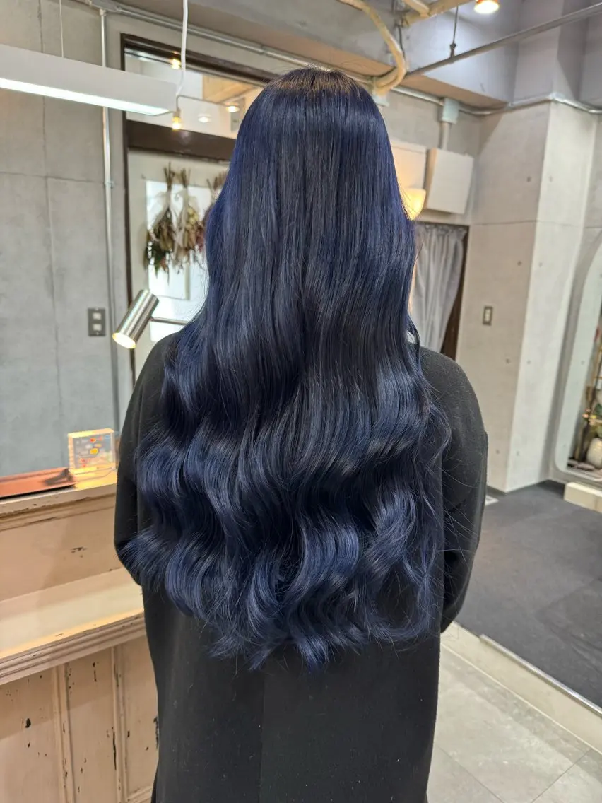 ロング カラー ヘアカラー トリートメント MIES amane(アマネ)のヘアスタイル