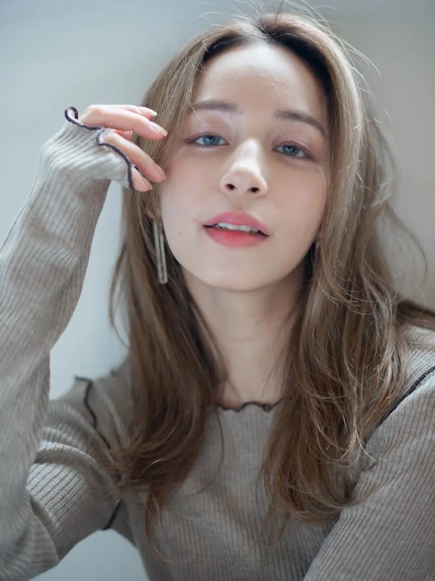 ロング 外国人風カラー ハイライト 韓国風ヘア レイヤーカット 縮毛矯正 大野 まなかのヘアスタイル