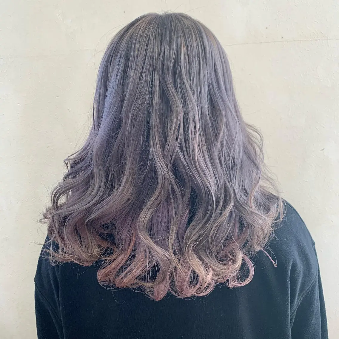 セミロング カラー シルバー バイオレットカラー カット ヘアカラー トリートメント 佐藤 瑚碧のヘアスタイル