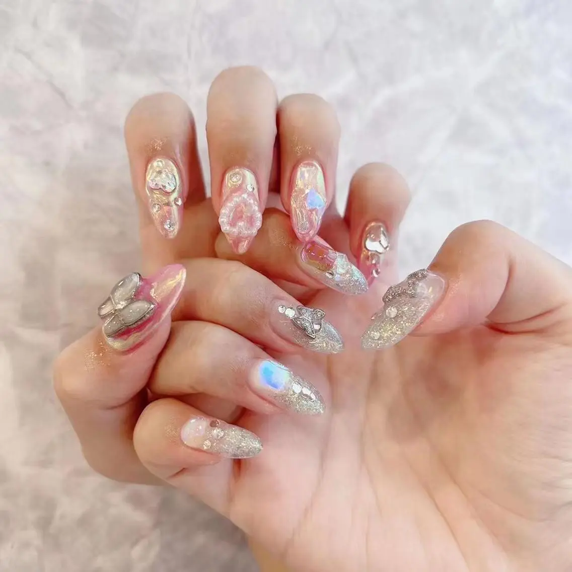 ネイル ハンドネイル MoonNail ユリ🌸のネイルデザイン