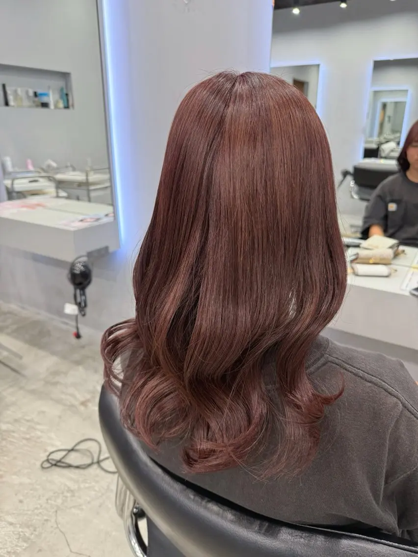 セミロング ヘアカラー 相川 玲央奈のヘアスタイル