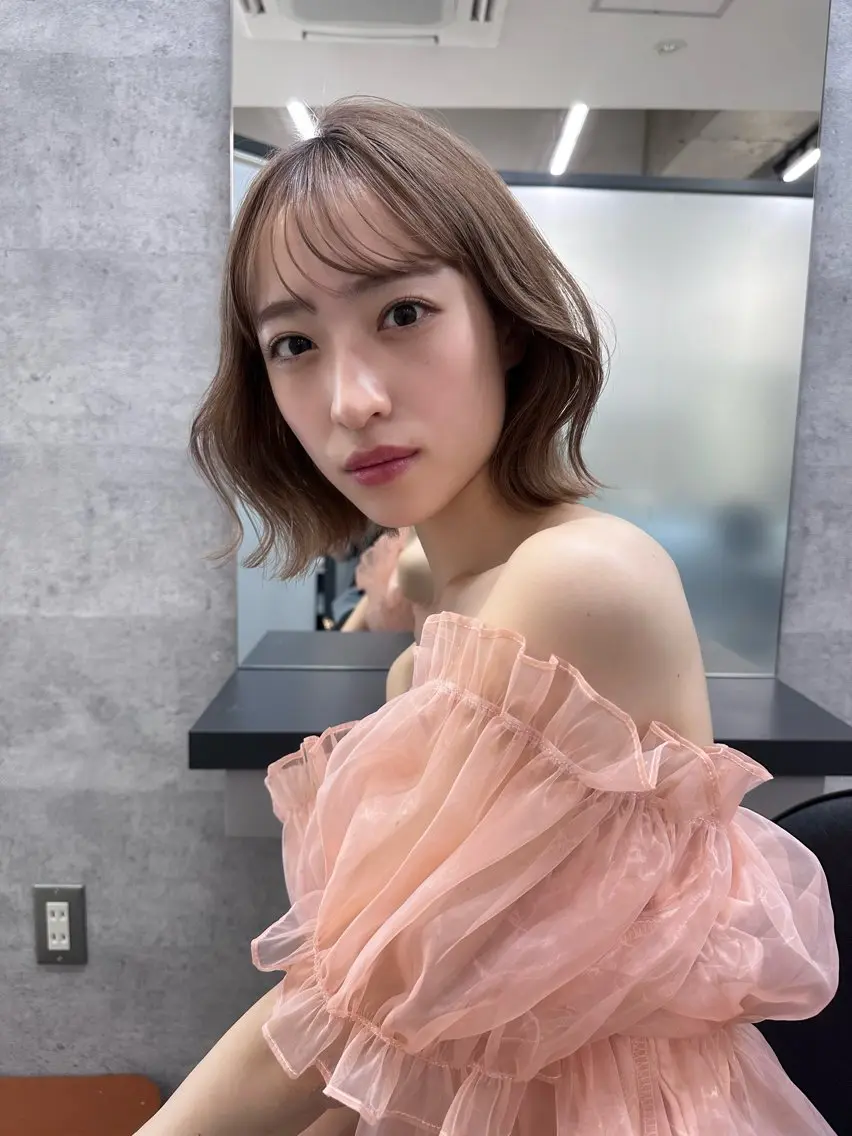 カラー 水岡 佳奈美のヘアスタイル