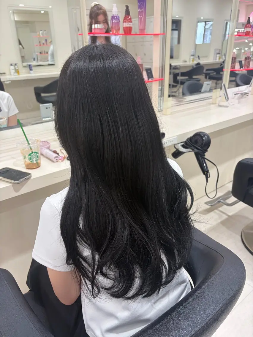 セミロング カラー ヘアアレンジ カット ヘアカラー トリートメント ヘアセット 🌈くれは🎨デザイ ン🌟ダメージレスのヘアスタイル