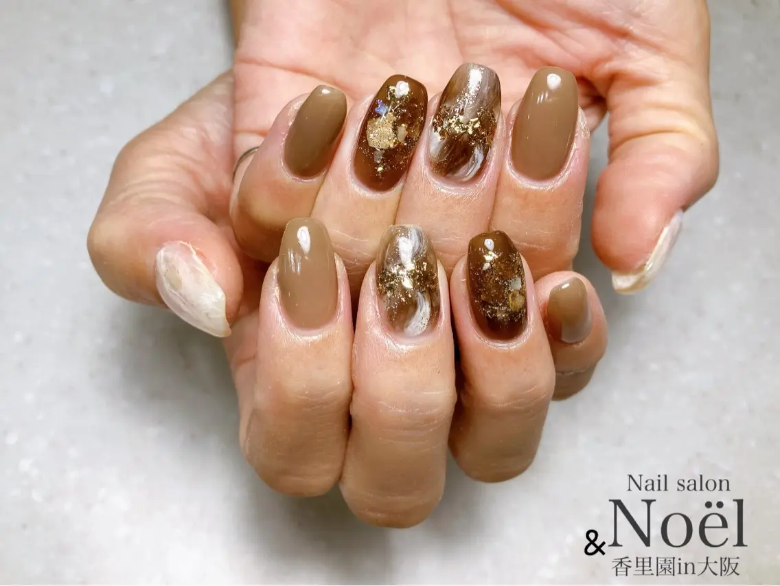 ネイル ブラウン ニュアンスネイル Nailsalon &Noelのネイルデザイン