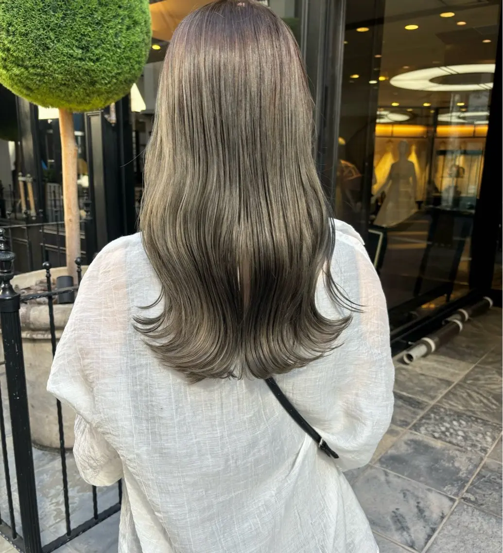 セミロング ヘアカラー 🌸インナーカラー 🌸藤井春華のヘアスタイル