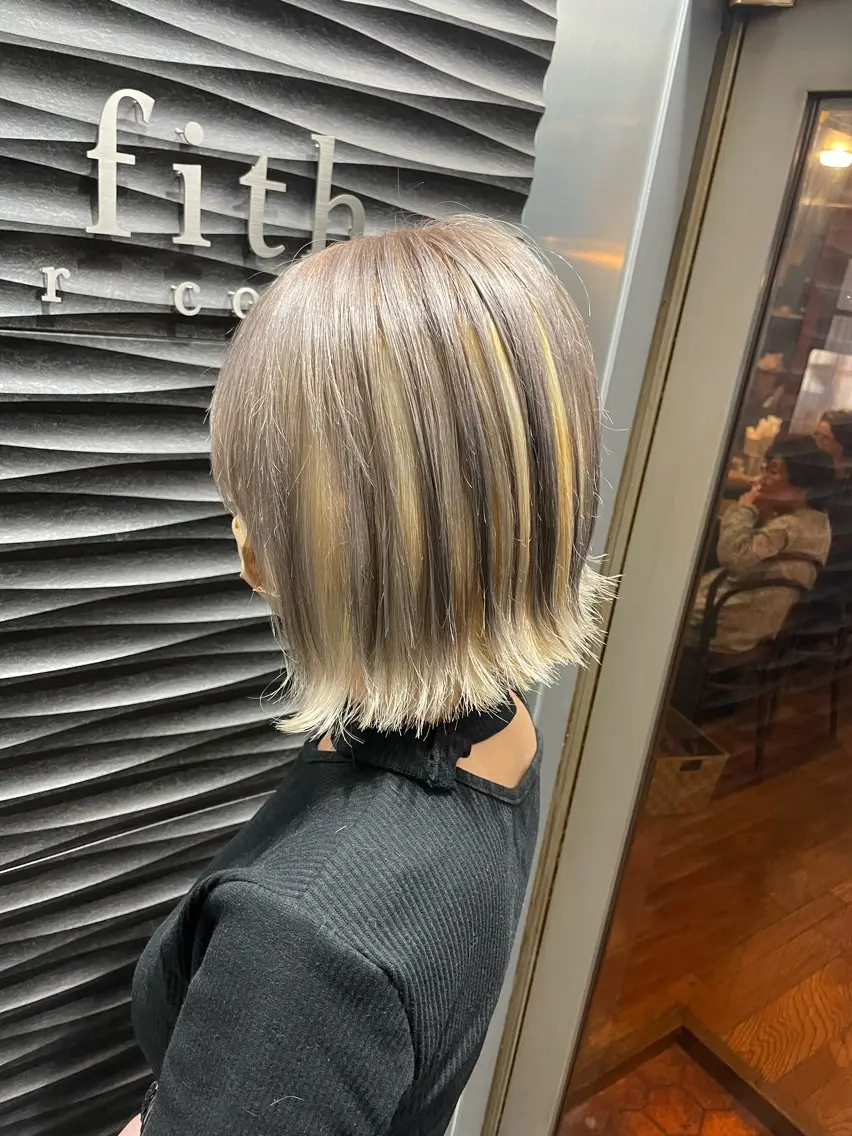 ショート ヘアカラー カラーブリーチ特化 石原勇希のヘアスタイル