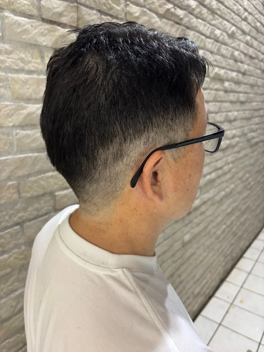 ショート メンズ 【メンズ特化】セン ターパート/保坂太一のヘアスタイル