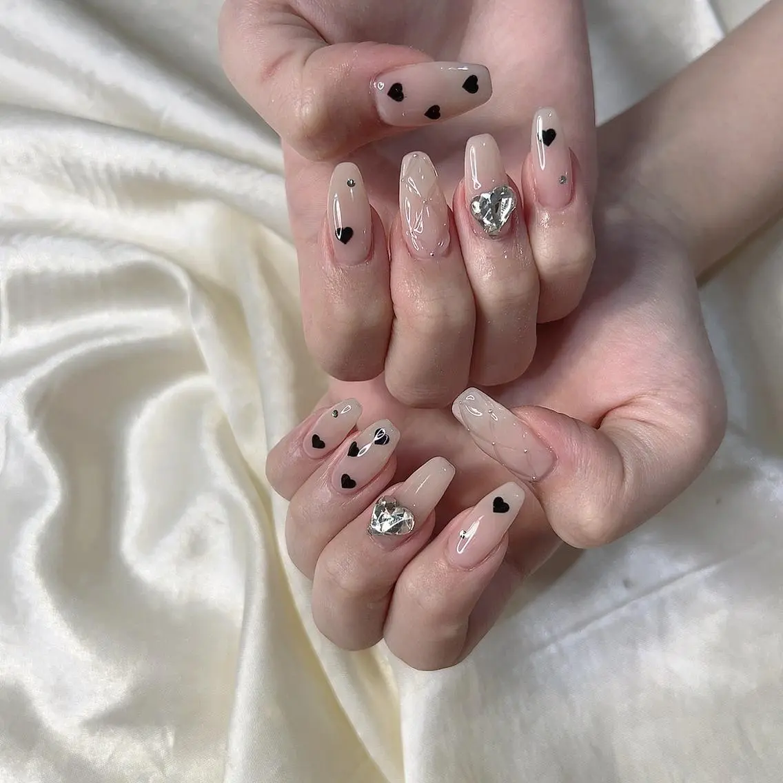 ネイル ハンドネイル 西岡 杏のネイルデザイン