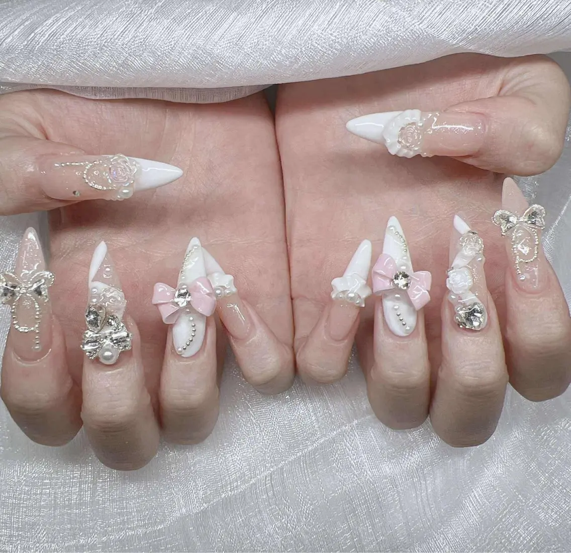 ネイル 長さ出し グラデーション 卒業式 キラキラネイル マグネットネイル ハンドネイル Lee Nailsのネイルデザイン