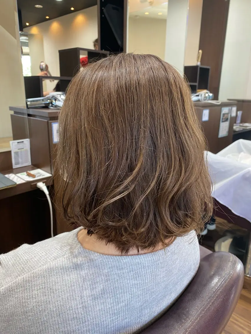 ミディアム カラー ベージュカラー 透明感カラー ミルクティーベージュ ボブ 仲井 充のヘアスタイル