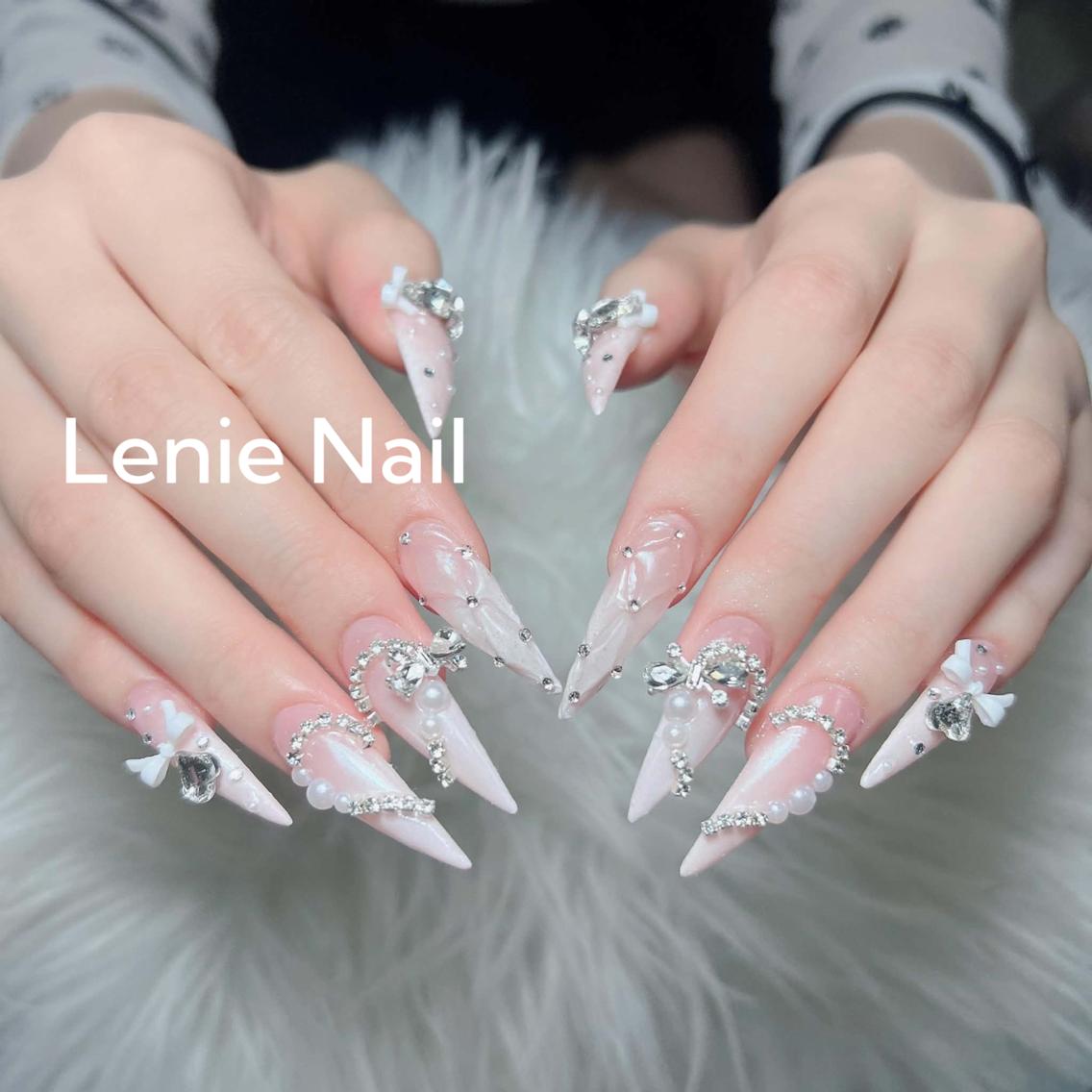ネイル チークネイル 長さ出し フラッシュネイル フレンチネイル グラデーション ハンドネイル Lenie Kabukichoのネイルデザイン