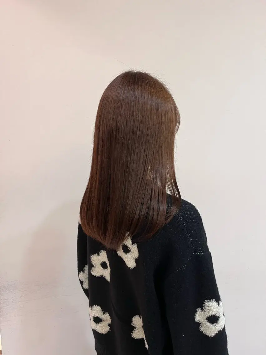 セミロング カット 𝒩𝑜𝓃𝑜 / lenahcARIAのヘアスタイル