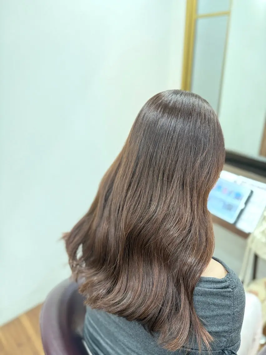 カラー 桑村 菜々のヘアスタイル
