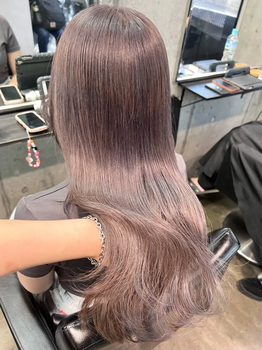 ロング カラー アッシュ ベージュカラー ブリーチ ケアブリーチ ハイトーンカラー ヘアカラー トリートメント 透明感カラー ✨ 韓国艶髪💗菅原のヘアスタイル
