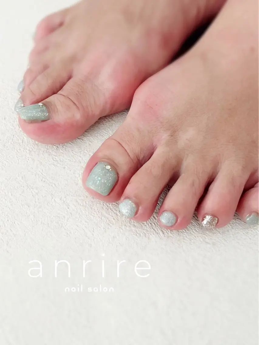 ネイル オーロラネイル ブルー フットネイル ジェルネイル キラキラネイル nailsalon anrireのネイルデザイン